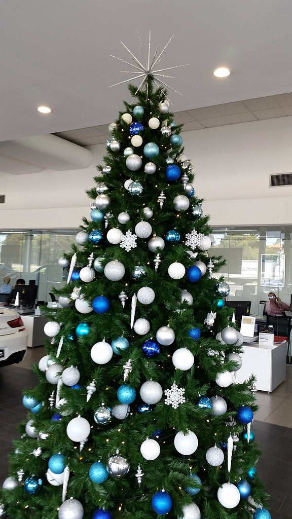 Top 5 tips on how to choose a quality artificial Christmas tree.